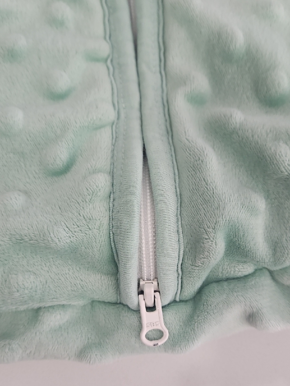 Mint Green Baby Sleep Sack - Zip Front Size 6-12 Months - Picture 4 of 6